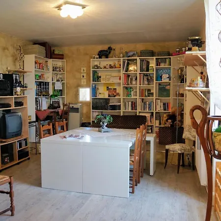 Maison Du Manoir Bed & Breakfast 3*