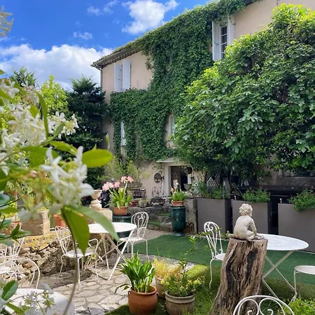 Maison Du Manoir Bed & Breakfast *